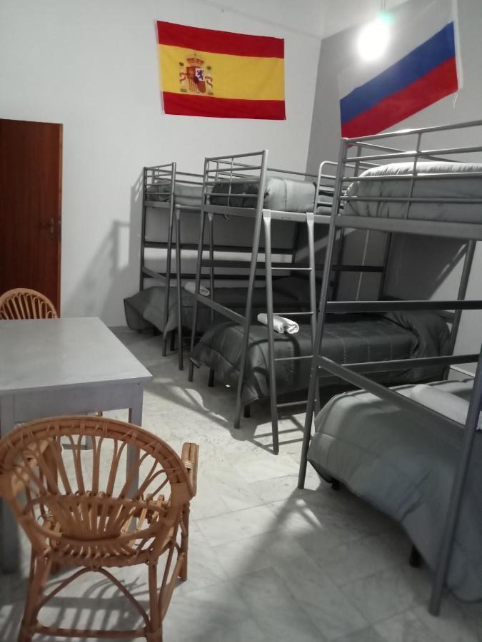 Dama Hostelbb Naples Luaran gambar