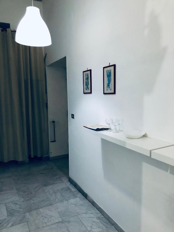 Dama Hostelbb Naples Luaran gambar