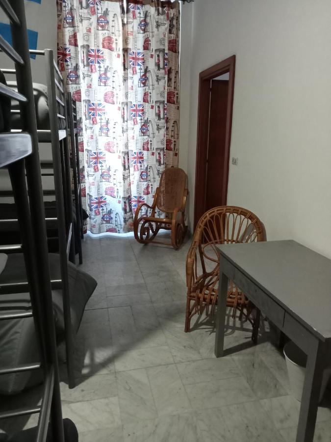 Dama Hostelbb Naples Luaran gambar