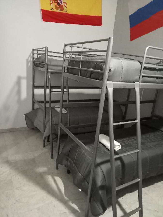 Dama Hostelbb Naples Luaran gambar