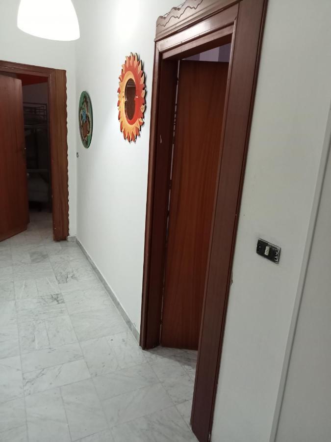 Dama Hostelbb Naples Luaran gambar